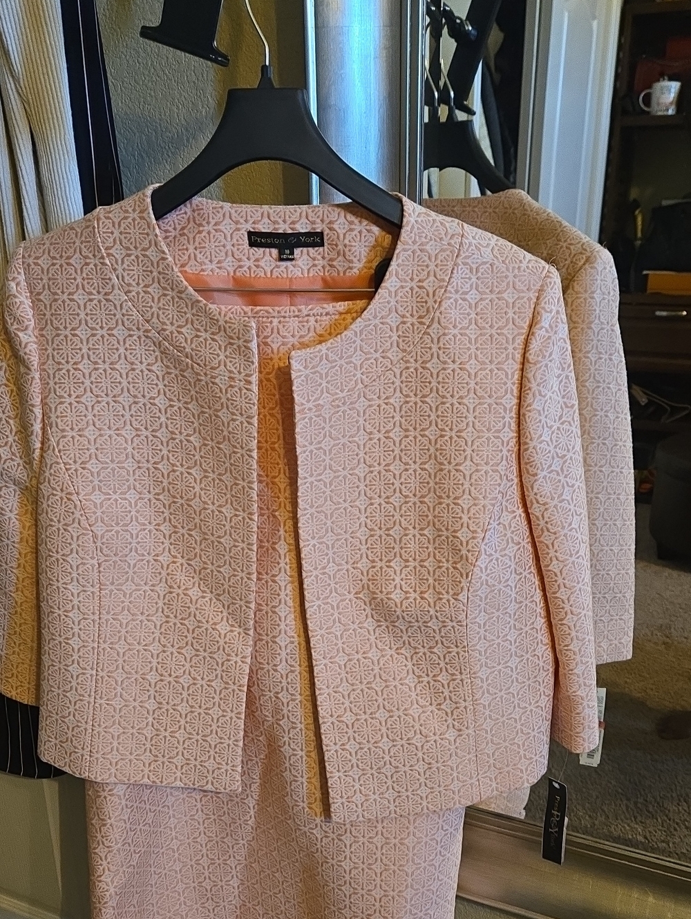 Preston & York Women's Pink Textured Cropped Jacket And Skirt Suit Peach / Cream